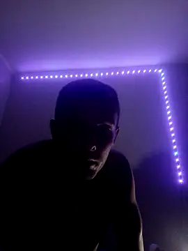 Snapshot of liderek83 chatting on October 31, 1:17 am liderek83 online show from October 31, 1:17 am