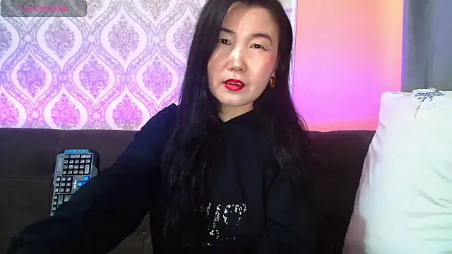 Snapshot of Bet_Lu chatting on February 13, 7:35 am Bet Lu online show from February 13, 7:35 am