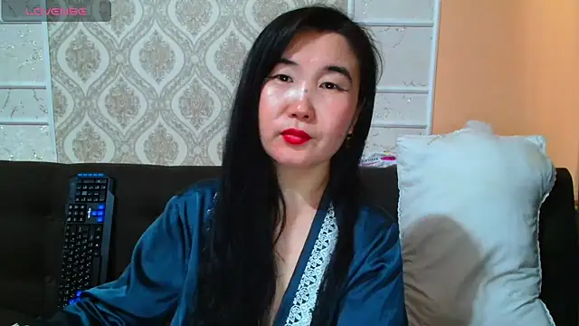 Snapshot of Bet_Lu chatting on February 18, 9:32 am Bet Lu online show from February 18, 9:32 am