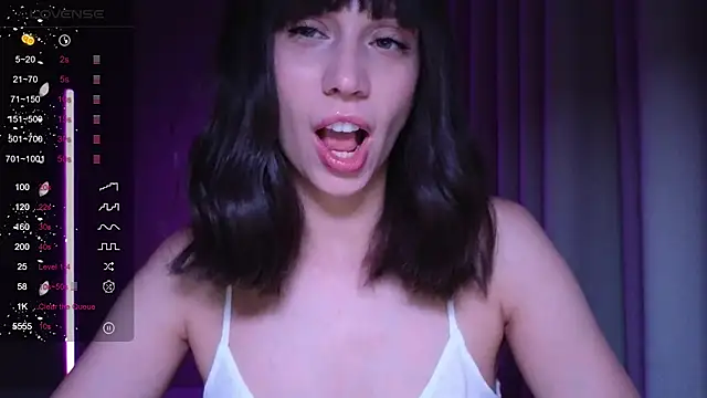 Alice Wonders online show from October 17, 8:22 pm