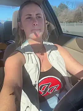 Snapshot of ClumsyLink chatting on January 27, 9:11 pm ClumsyLink online show from January 27, 9:11 pm