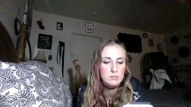 Snapshot of ClumsyLink chatting on September 24, 12:41 pm ClumsyLink online show from September 24, 12:41 pm