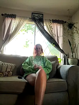 Snapshot of ClumsyLink chatting on October 17, 12:25 am ClumsyLink online show from October 17, 12:25 am