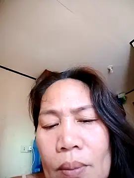 Snapshot of Sofiafuckbabes chatting on January 5, 12:20 am Sofiafuckbabes online show from January 5, 12:20 am