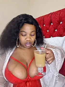 Snapshot of BoobQueenxx chatting on September 21, 2:24 am BoobQueenxx online show from September 21, 2:24 am