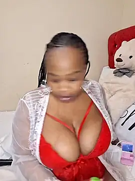 Snapshot of BoobQueenxx chatting on October 18, 2:36 am BoobQueenxx online show from October 18, 2:36 am