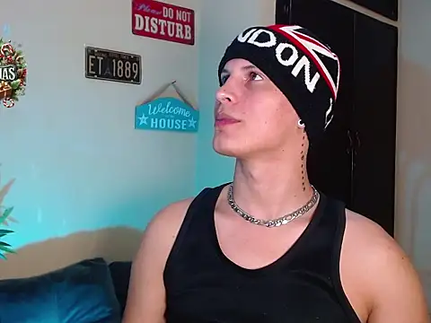 Snapshot of DavidNeill chatting on December 29, 5:42 am DavidNeill online show from December 29, 5:42 am