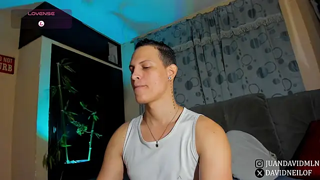 Snapshot of DavidNeill chatting on June 25, 10:58 pm DavidNeill online show from June 25, 10:58 pm