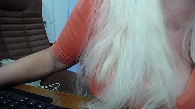 BlondyLeeBest online show from March 8, 1:50 am