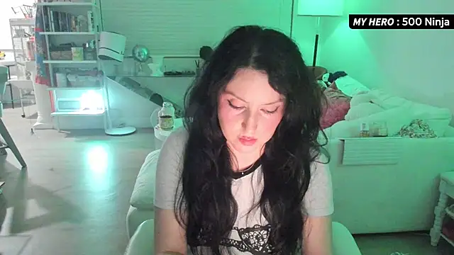 Snapshot of Vesaaa chatting on October 15, 5:40 am Vesaaa online show from October 15, 5:40 am