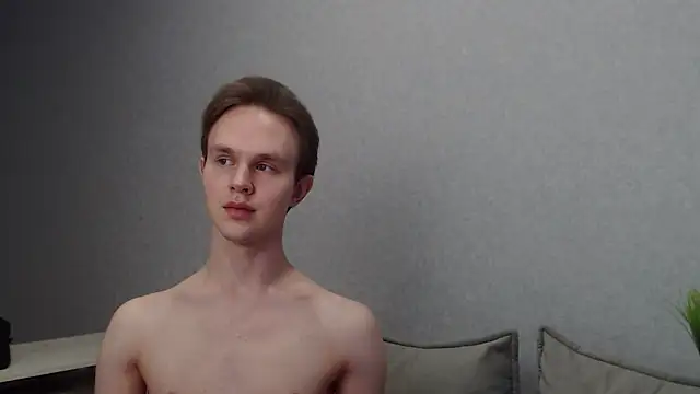 Snapshot of MartinMendez chatting on February 5, 12:17 pm MartinMendez online show from February 5, 12:17 pm