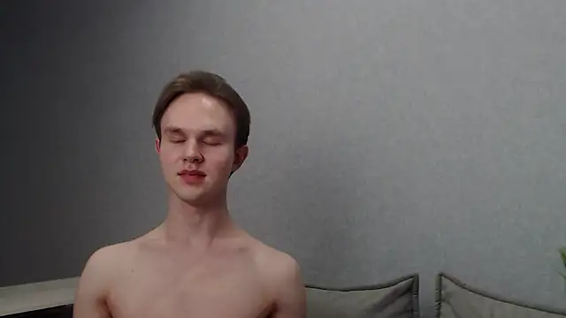 Snapshot of MartinMendez chatting on February 9, 3:56 pm MartinMendez online show from February 9, 3:56 pm