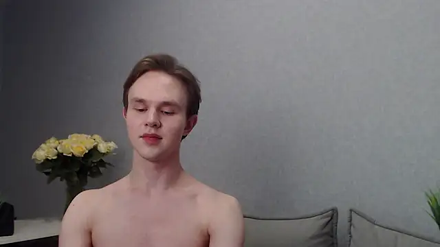 Snapshot of MartinMendez chatting on February 15, 8:54 pm MartinMendez online show from February 15, 8:54 pm