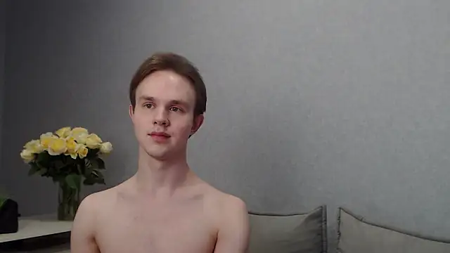 Snapshot of MartinMendez chatting on February 16, 12:43 pm MartinMendez online show from February 16, 12:43 pm