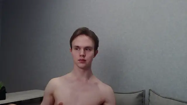 Snapshot of MartinMendez chatting on March 8, 9:29 pm MartinMendez online show from March 8, 9:29 pm