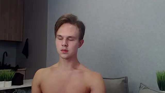 Snapshot of MartinMendez chatting on October 17, 9:23 am MartinMendez online show from October 17, 9:23 am