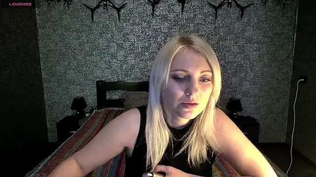 annagreeneyess online show from April 15, 12:34 pm
