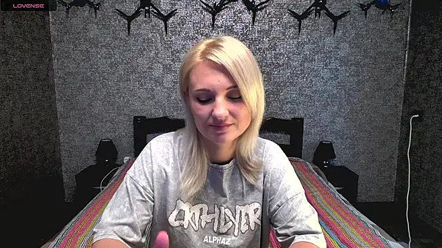 annagreeneyess online show from May 22, 11:05 am