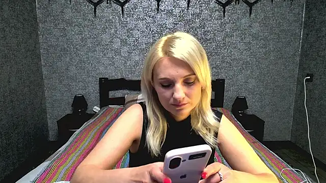 annagreeneyess online show from May 23, 12:31 pm