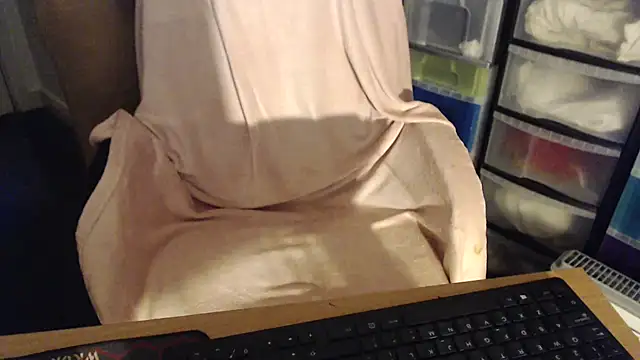 fulloferotic online show from December 25, 8:50 pm