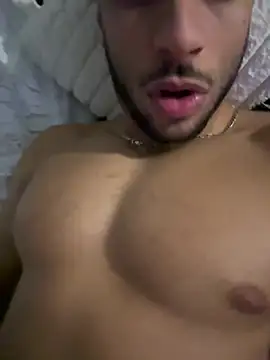 Snapshot of pimentfort77 chatting on December 23, 11:17 pm pimentfort77 online show from December 23, 11:17 pm