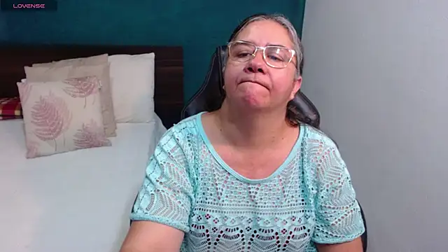 scaelettdubois online show from February 19, 1:34 am