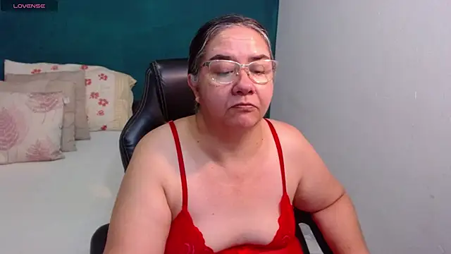 scaelettdubois online show from April 7, 1:50 am