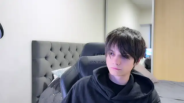 Snapshot of SasukeUhchiaa chatting on January 7, 11:14 pm SasukeUhchiaa online show from January 7, 11:14 pm