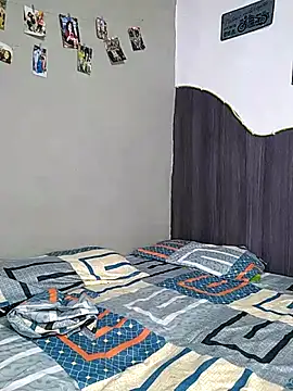 Little Naughty Nicole online show from April 15, 5:36 am