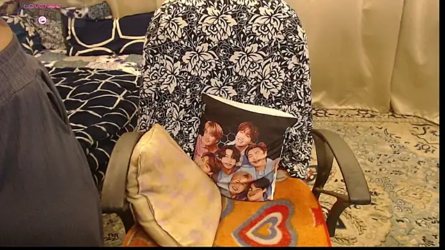 sexyrihana1 online show from March 3, 7:03 am