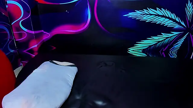 miacam-hot online show from January 19, 4:00 pm