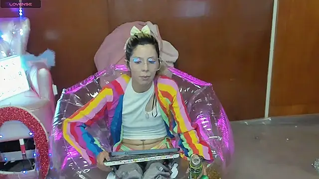 Skinygirl online show from March 23, 10:58 pm