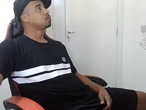 Juninho10c online show from November 13, 3:33 pm