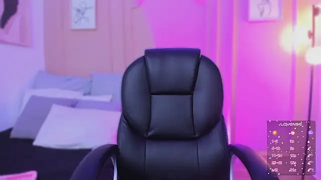 lucy neil online show from February 3, 7:24 am