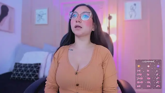 lucy neil online show from February 19, 2:40 am