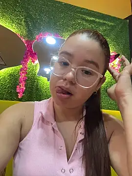 Lucyklein2022 online show from October 9, 2:42 am