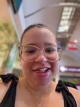 Lucyklein2022 online show from June 13, 8:18 pm