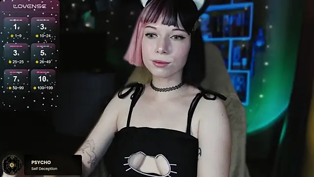 Snapshot of freya_sunny chatting on December 21, 7:03 am freya sunny online show from December 21, 7:03 am