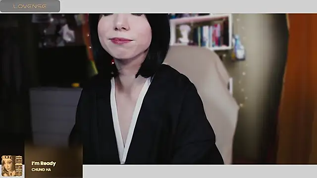 Snapshot of freya_sunny chatting on February 17, 5:25 am freya sunny online show from February 17, 5:25 am