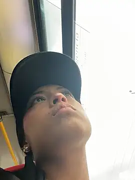 Snapshot of vaness_weet chatting on January 9, 8:32 pm vaness weet online show from January 9, 8:32 pm