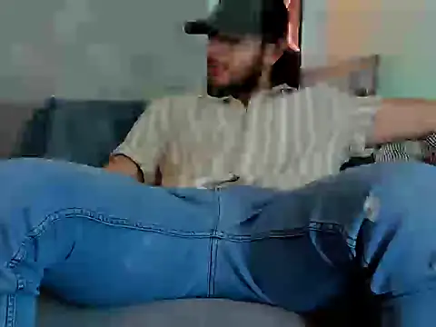 Snapshot of tuyo1995 chatting on October 25, 9:20 pm tuyo1995 online show from October 25, 9:20 pm