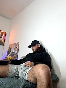 Snapshot of tuyo1995 chatting on November 4, 3:27 am tuyo1995 online show from November 4, 3:27 am