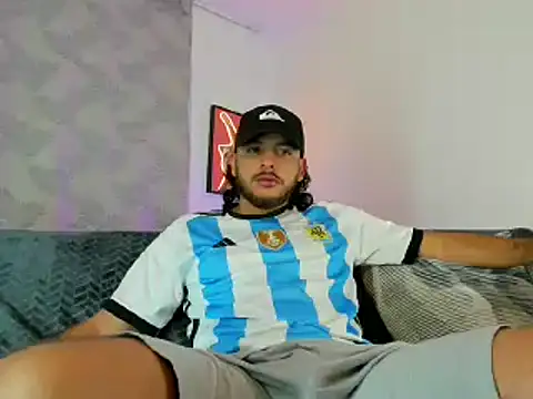 Snapshot of tuyo1995 chatting on November 9, 6:17 pm tuyo1995 online show from November 9, 6:17 pm