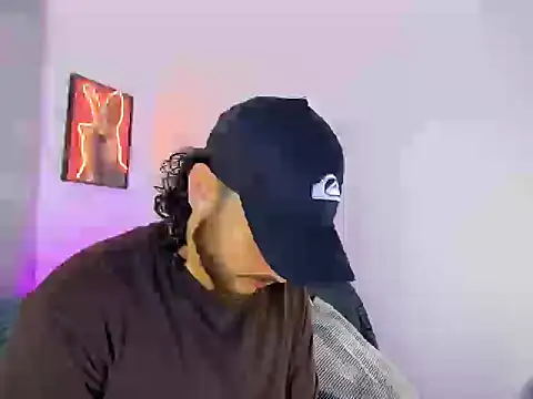 Snapshot of tuyo1995 chatting on November 11, 2:44 am tuyo1995 online show from November 11, 2:44 am