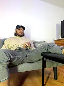 Snapshot of tuyo1995 chatting on November 23, 11:15 pm tuyo1995 online show from November 23, 11:15 pm