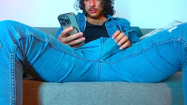 Snapshot of tuyo1995 chatting on December 5, 2:58 pm tuyo1995 online show from December 5, 2:58 pm