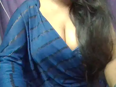 Roopshikha39 online show from March 21, 10:39 pm