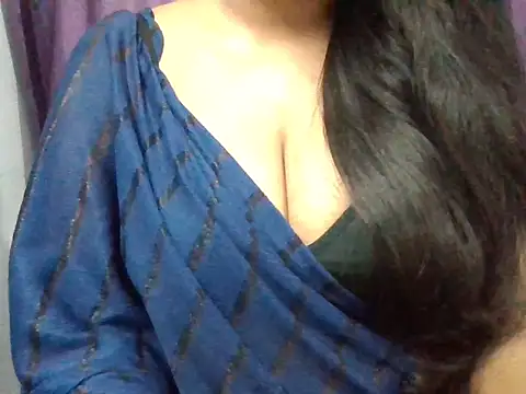 Snapshot of Roopshikha39 chatting on July 8, 7:29 pm Roopshikha39 online show from July 8, 7:29 pm