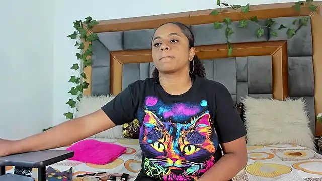 Snapshot of BellaKarla chatting on March 8, 1:57 pm BellaKarla online show from March 8, 1:57 pm