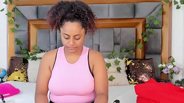 Snapshot of BellaKarla chatting on March 21, 8:18 pm BellaKarla online show from March 21, 8:18 pm